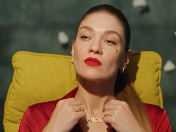 Statement Piece — AI video ad (fashion, jewelry)
